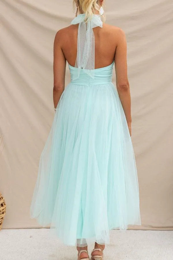 Women's adjustable-tie halter maxi dress with flowing skirt, green, back view