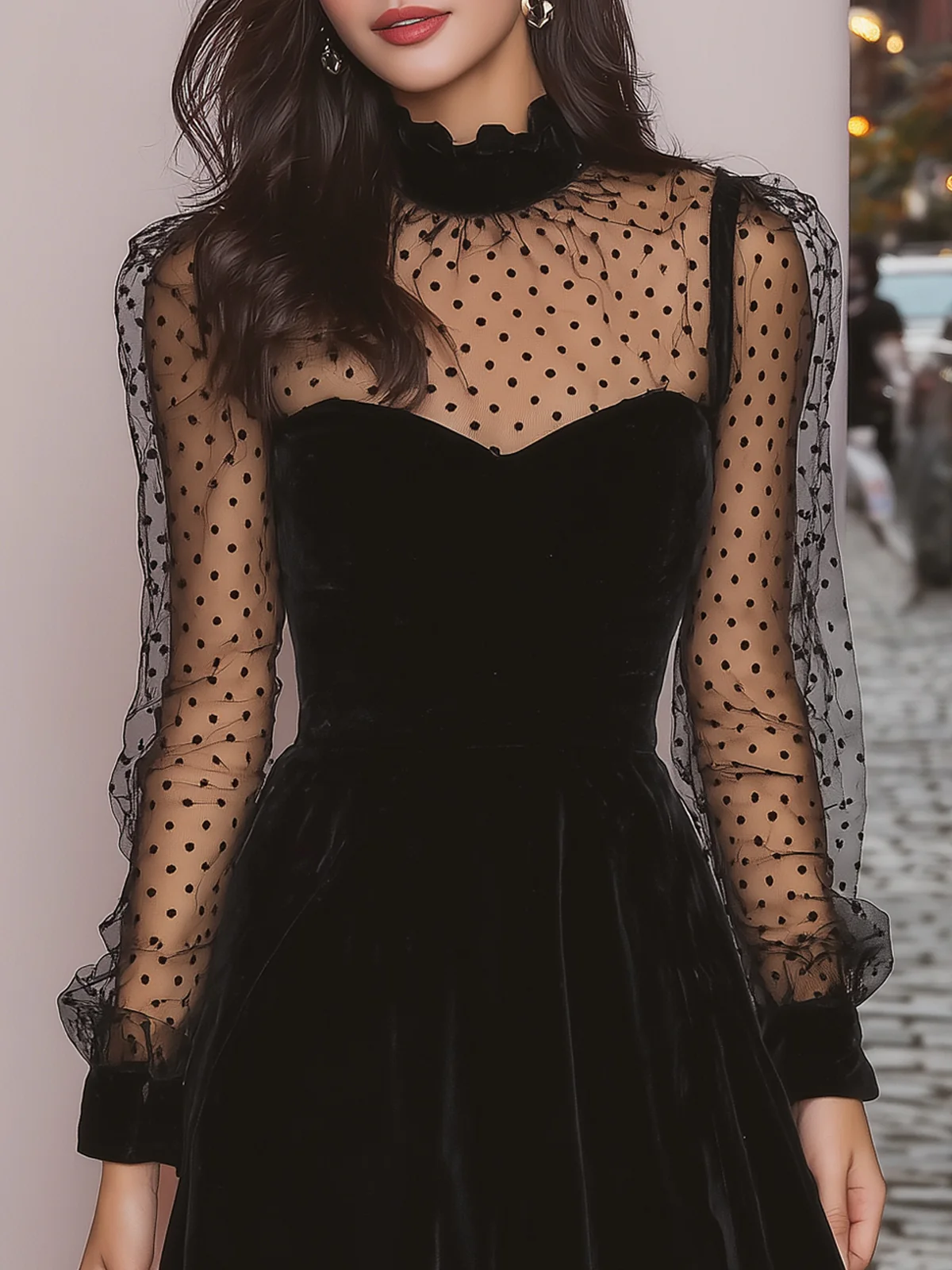 Sweetheart neckline and ruffle collar detail