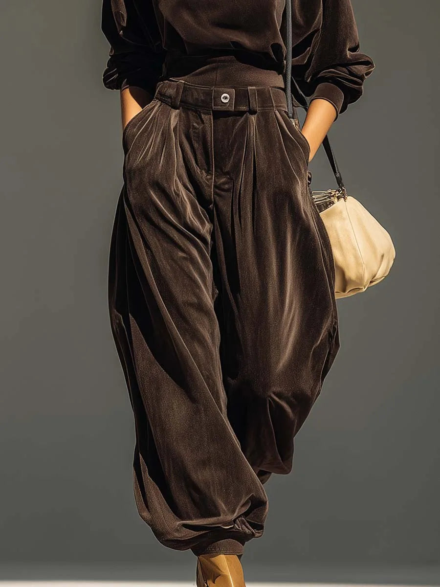 Women's hooded sweatshirt and baggy trousers set with belt, brown, close-up of the baggy trousers